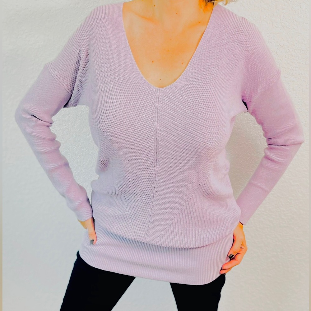 Ann Taylor 🔥NEW🔥 Size M long sweater perfect to wear it w your leggings🔥